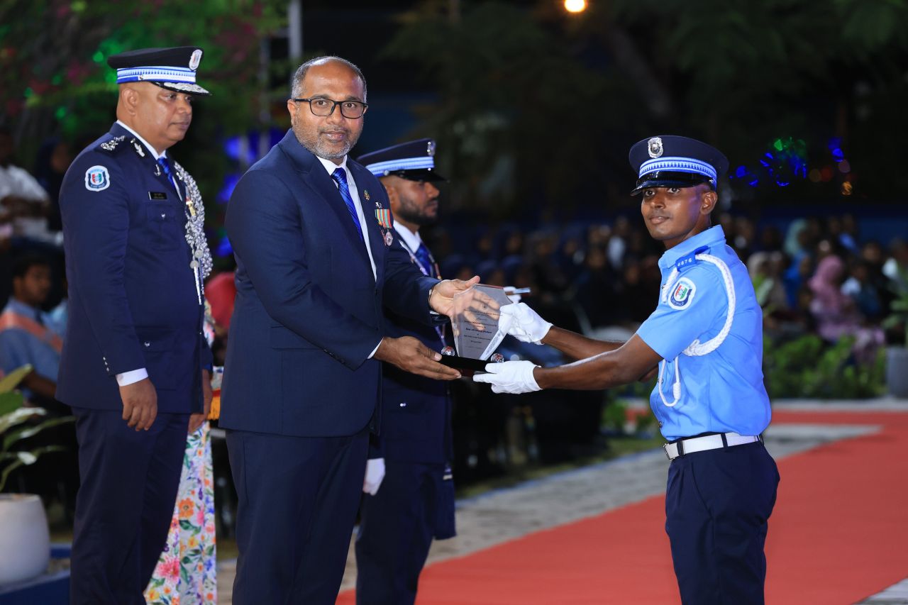 Ihusaan, fuluhunnah: Meehun faisaa bahaane, e faisaagai nuhejeythi! 
