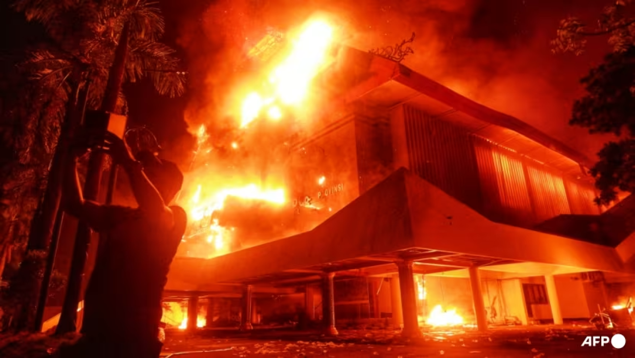 Indonesia protest blaze kills three as anger erupts over driver death
