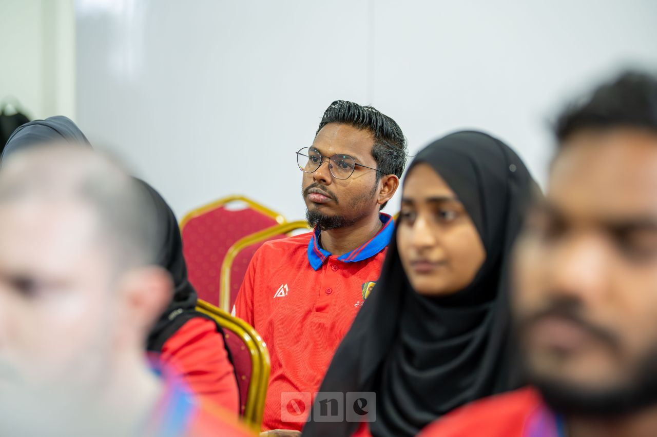 ވަން ފޮޓޯ: ރާއްޖޭގައި ކެރަމް ވޯލްޑް ކަޕް ބޭއްވުމަށް އިއުލާނުކުރުން