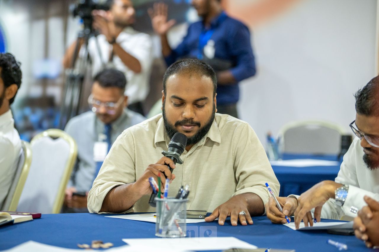 ވަން ފޮޓޯ: މީޑިއާ ރެގިއުލޭޝަން ބިލާ ގުޅޭގޮތުން މީޑިއާތަކާ މަޝްވަރާކުރުން 
