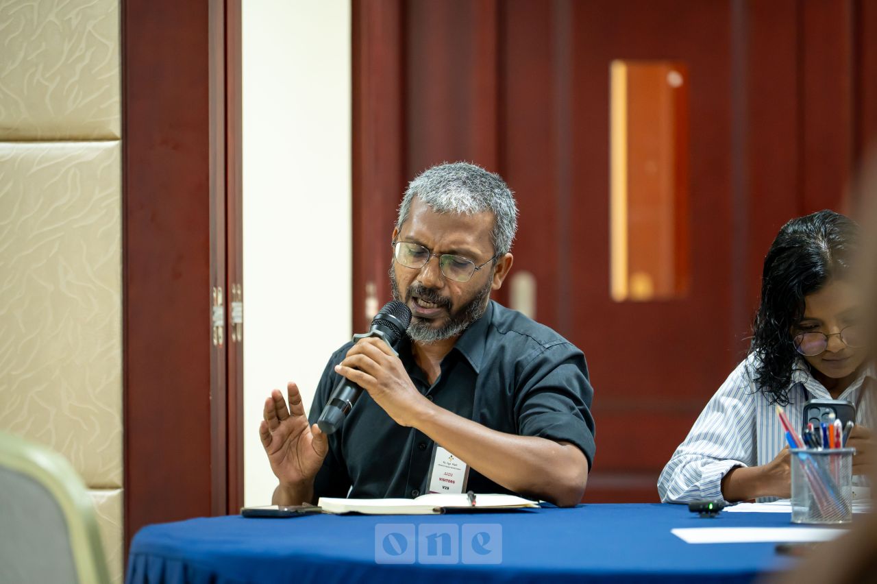 ވަން ފޮޓޯ: މީޑިއާ ރެގިއުލޭޝަން ބިލާ ގުޅޭގޮތުން މީޑިއާތަކާ މަޝްވަރާކުރުން 