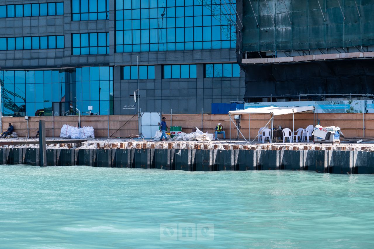 ވަން ފޮޓޯ: ބޮޑުތަކުރުފާނުމަގު ހެދުމުގެ މަސައްކަތުގެ ތެރެއިން