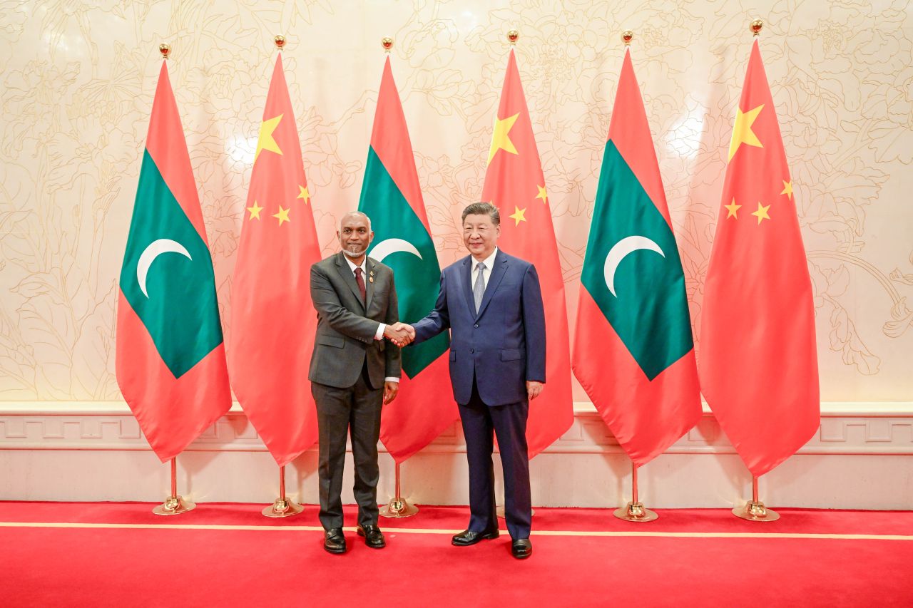 Raajje in China in theyo gahnanee