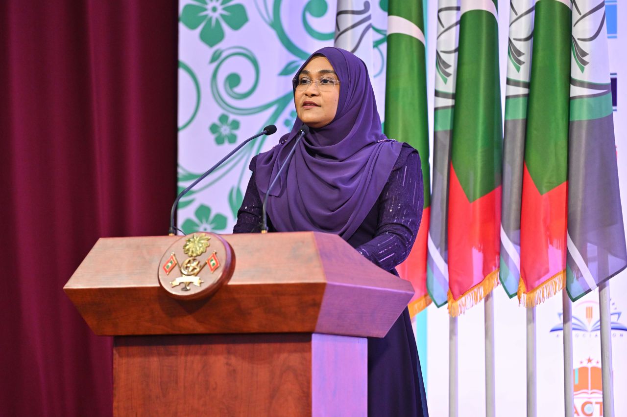 First Lady praises Ahmadhiyya School for its distinguished history, achievements, and role in student development