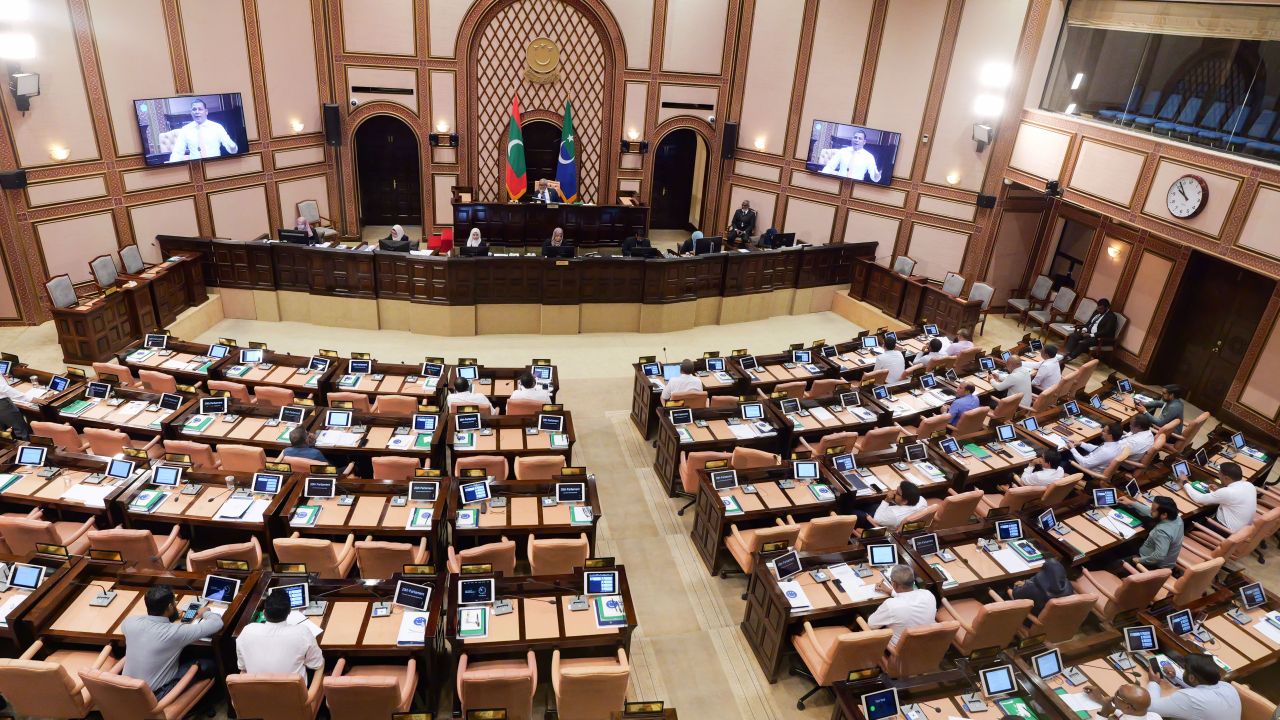 15 dhuvahuge notice dhin 5 memberun maalee bayaan husha halhaifi