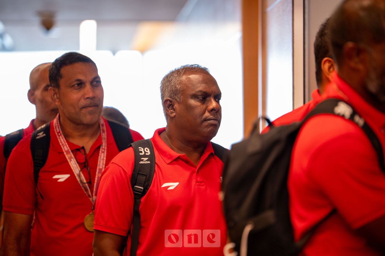 ވަން ފޮޓޯ: ސައުތު އޭޝިއަން ސުޕަކަޕް ކާމިޔާބުކޮށް، އުފާފާޅުކުރުން