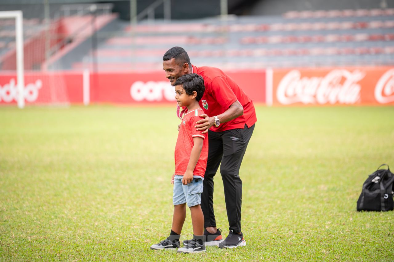 ވަން ފޮޓޯ: ސައުތު އޭޝިއަން ސުޕަކަޕް ކާމިޔާބުކޮށް، އުފާފާޅުކުރުން