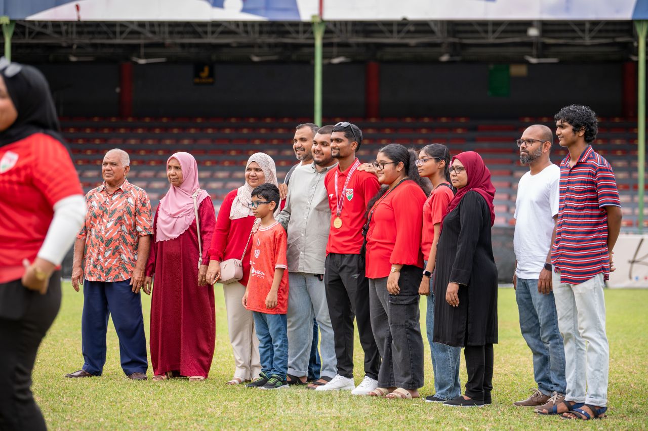 ވަން ފޮޓޯ: ސައުތު އޭޝިއަން ސުޕަކަޕް ކާމިޔާބުކޮށް، އުފާފާޅުކުރުން