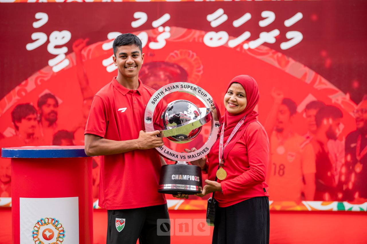 ވަން ފޮޓޯ: ސައުތު އޭޝިއަން ސުޕަކަޕް ކާމިޔާބުކޮށް، އުފާފާޅުކުރުން