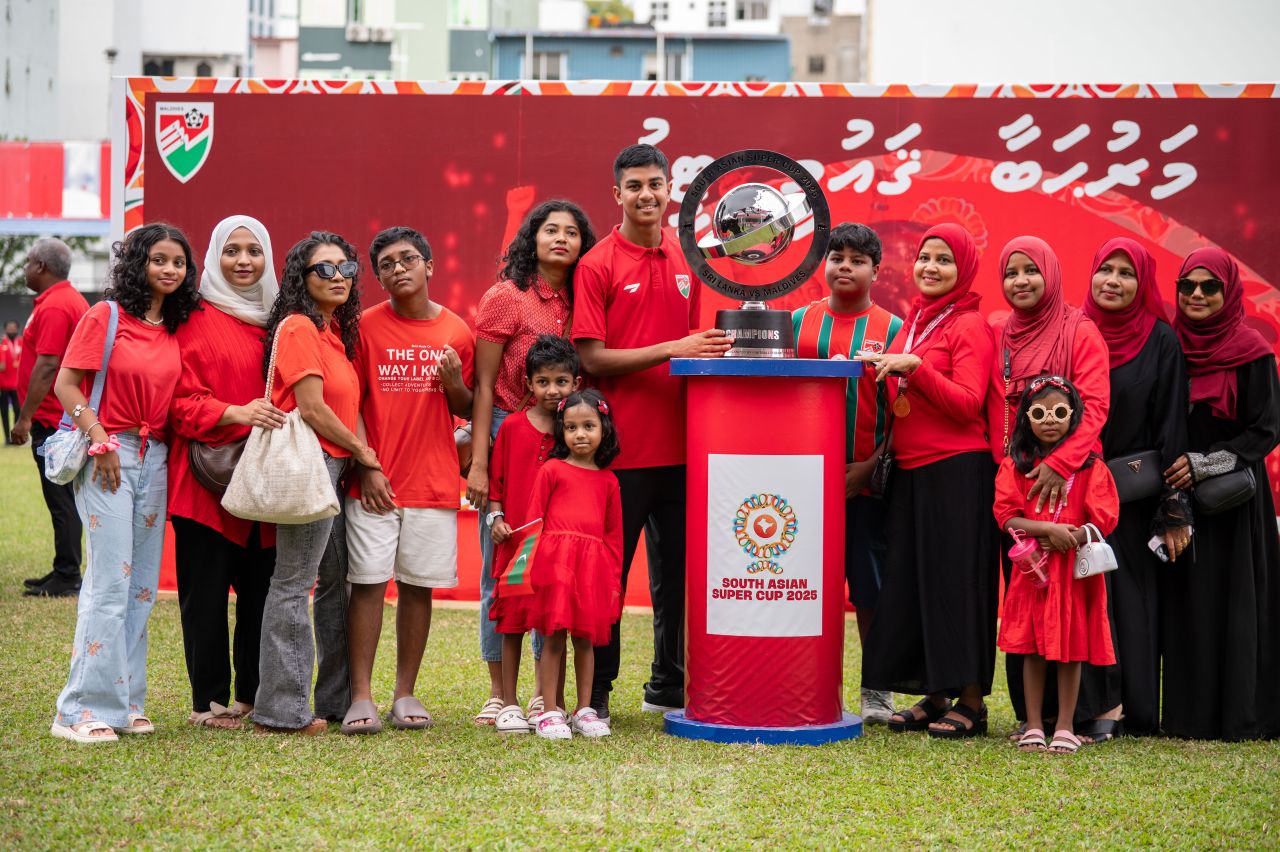 ވަން ފޮޓޯ: ސައުތު އޭޝިއަން ސުޕަކަޕް ކާމިޔާބުކޮށް، އުފާފާޅުކުރުން