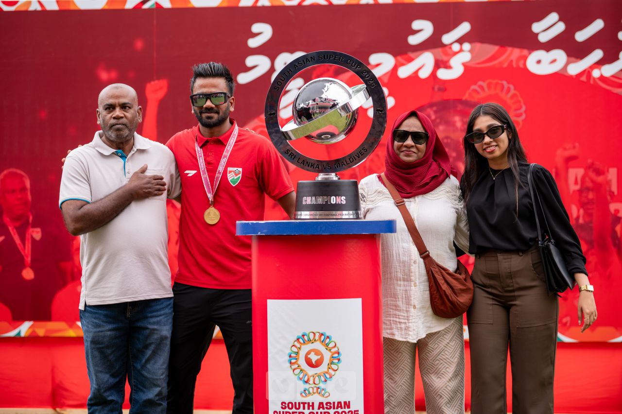 ވަން ފޮޓޯ: ސައުތު އޭޝިއަން ސުޕަކަޕް ކާމިޔާބުކޮށް، އުފާފާޅުކުރުން
