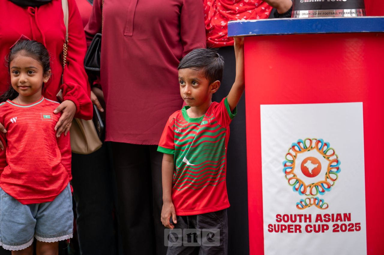 ވަން ފޮޓޯ: ސައުތު އޭޝިއަން ސުޕަކަޕް ކާމިޔާބުކޮށް، އުފާފާޅުކުރުން