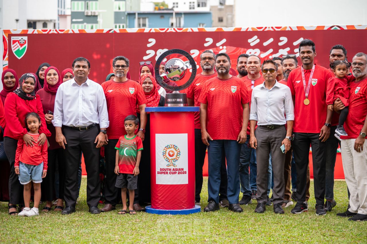 ވަން ފޮޓޯ: ސައުތު އޭޝިއަން ސުޕަކަޕް ކާމިޔާބުކޮށް، އުފާފާޅުކުރުން