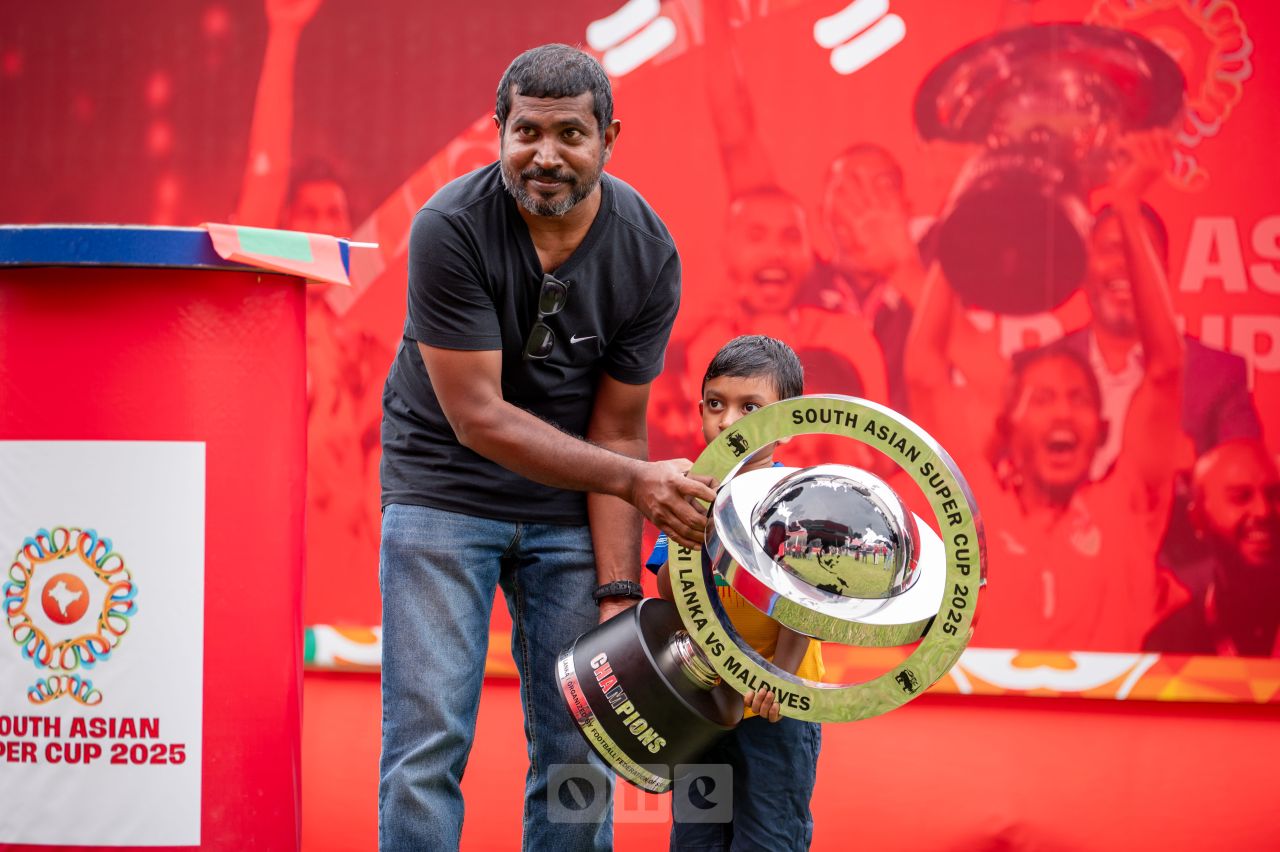 ވަން ފޮޓޯ: ސައުތު އޭޝިއަން ސުޕަކަޕް ކާމިޔާބުކޮށް، އުފާފާޅުކުރުން