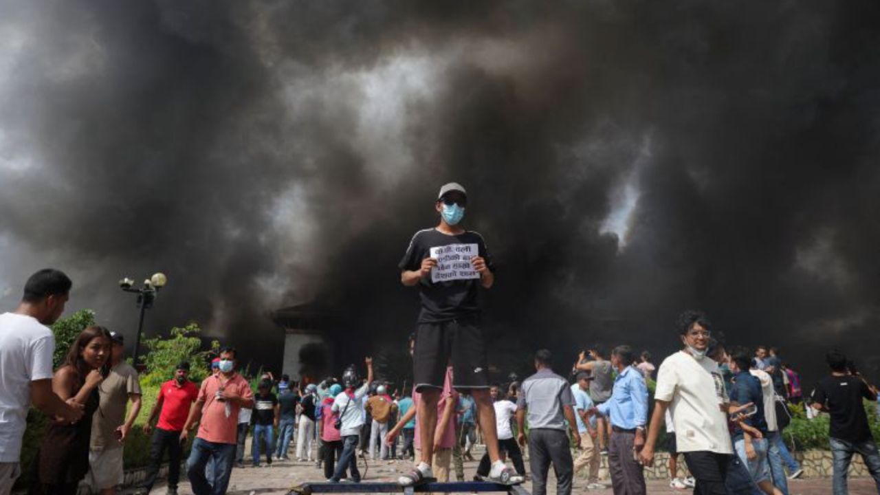 Nepal ge muzaaharaathah vanee hijack kohffai: Gen Z