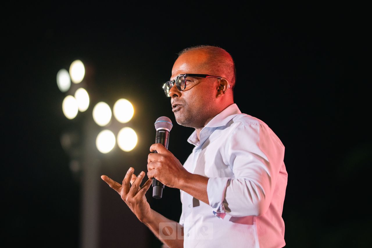 ވަން ފޮޓޯ: 