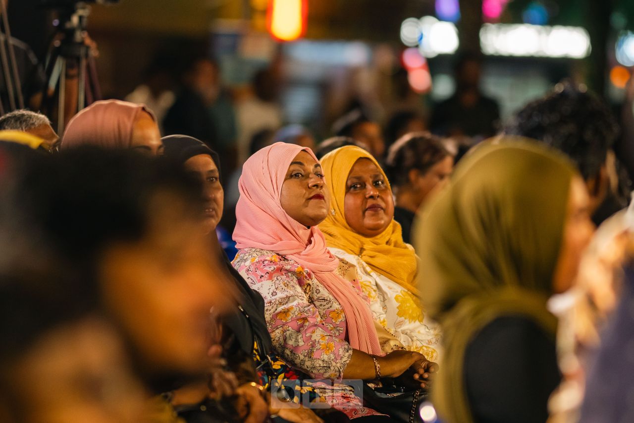 ވަން ފޮޓޯ: 