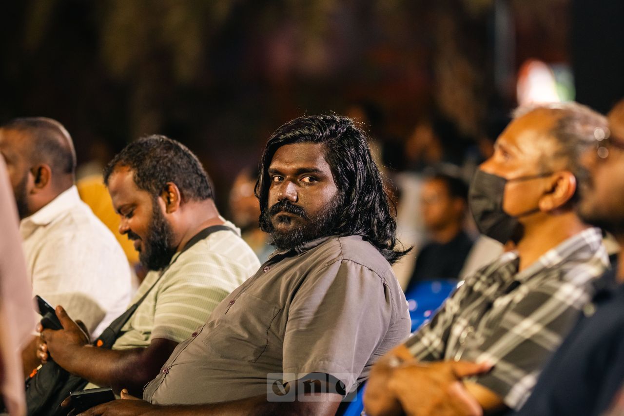 ވަން ފޮޓޯ: 