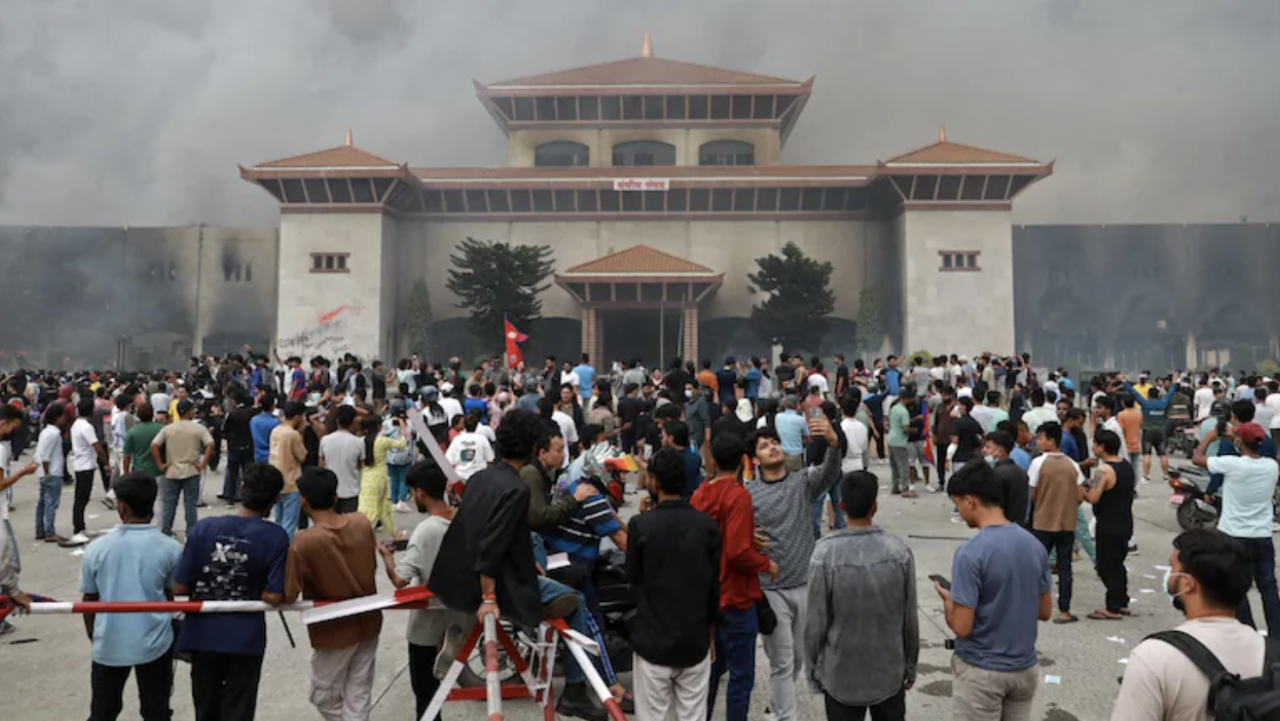Nepal ge muzaaharaa thakugai maruvi meehunge adhadhu 72 ah araifi