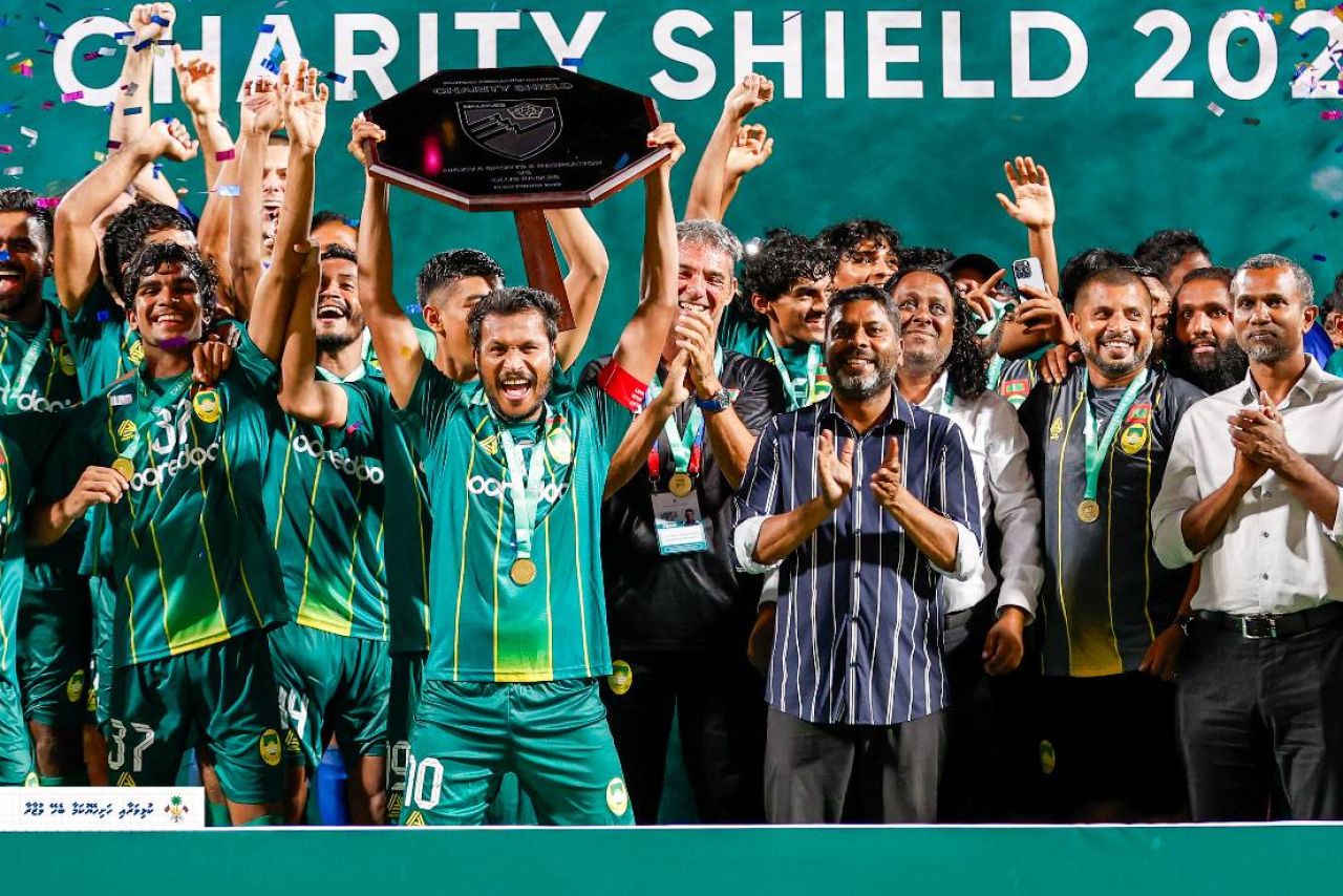 Rasmeekoh football enburi aumaaeku Maziya in shield ufulaalaifi 