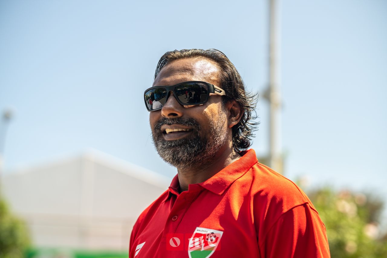 ވަން ފޮޓޯ: ގައުމީ ފުޓްސަލް ޓީމް މިޔަންމާއަށް ފުރުން