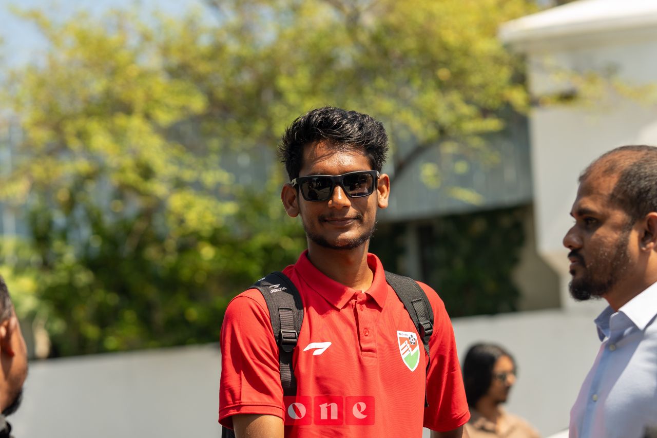 ވަން ފޮޓޯ: ގައުމީ ފުޓްސަލް ޓީމް މިޔަންމާއަށް ފުރުން