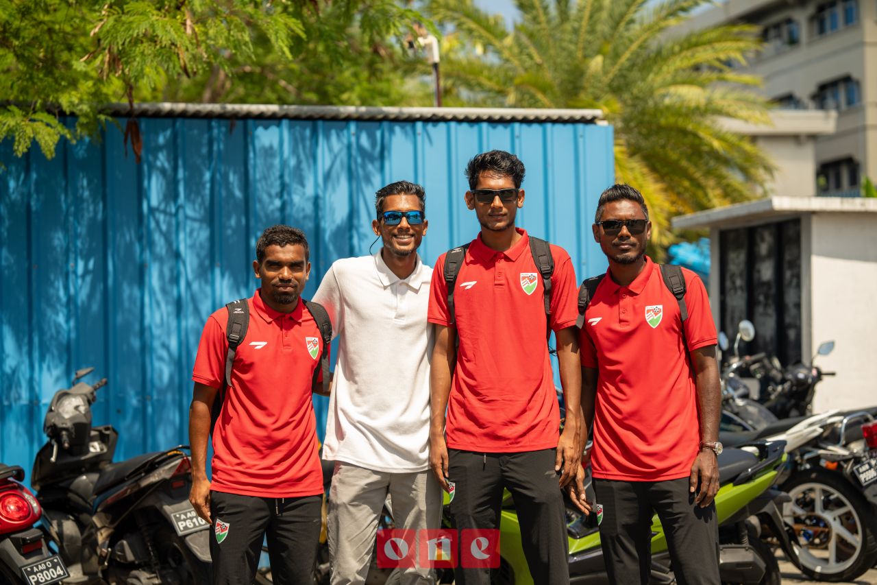 ވަން ފޮޓޯ: ގައުމީ ފުޓްސަލް ޓީމް މިޔަންމާއަށް ފުރުން