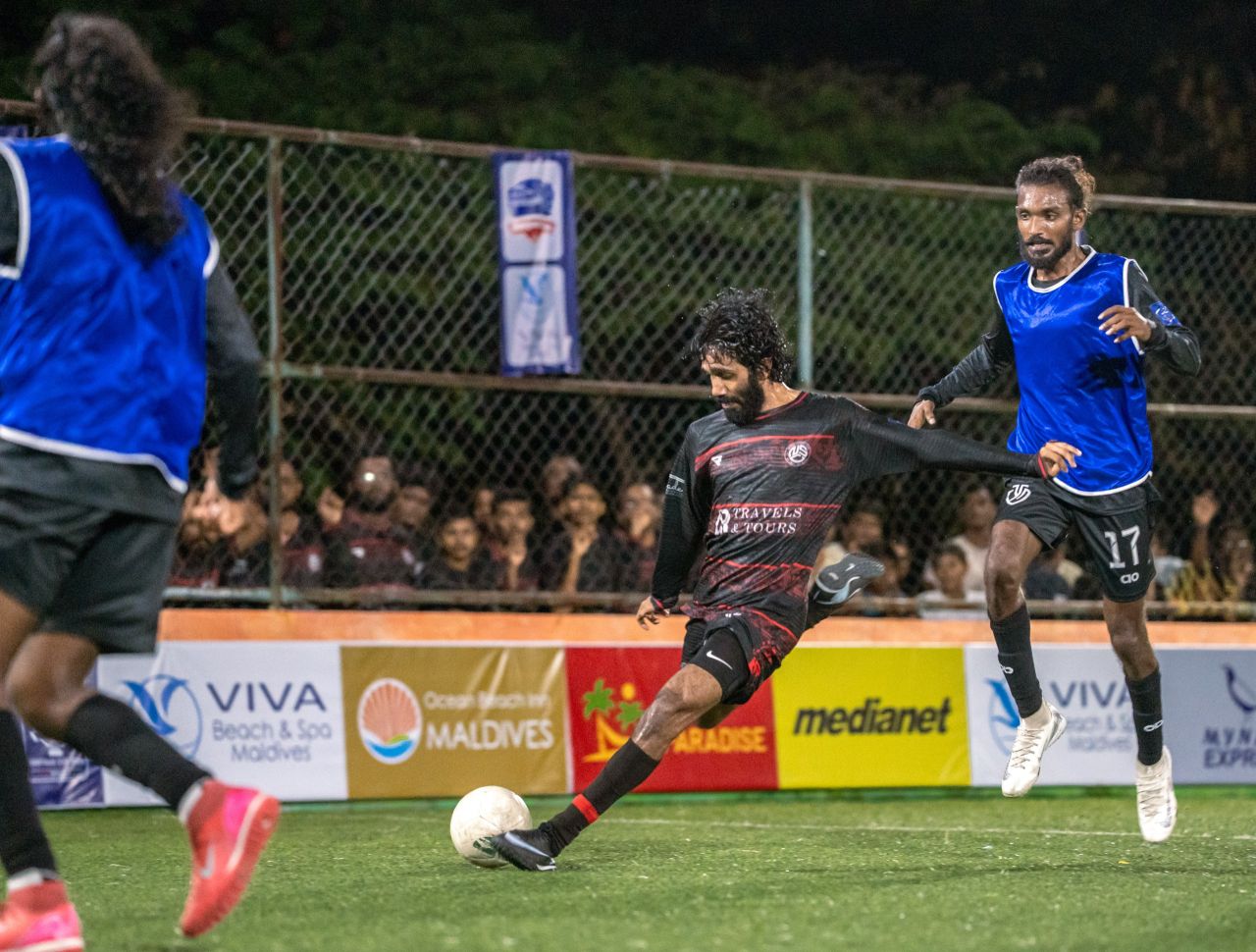Hanyaax Cup ge furathama molhuthah Middle Crowd aai Nexus ah 