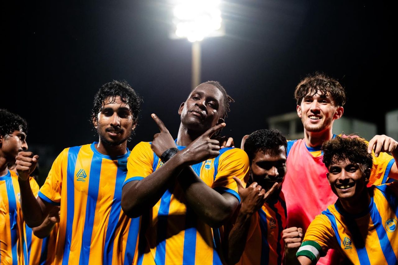 Odi ge feshun rangalhu, Valencia ge thari akee zuvaan captain Ethan 