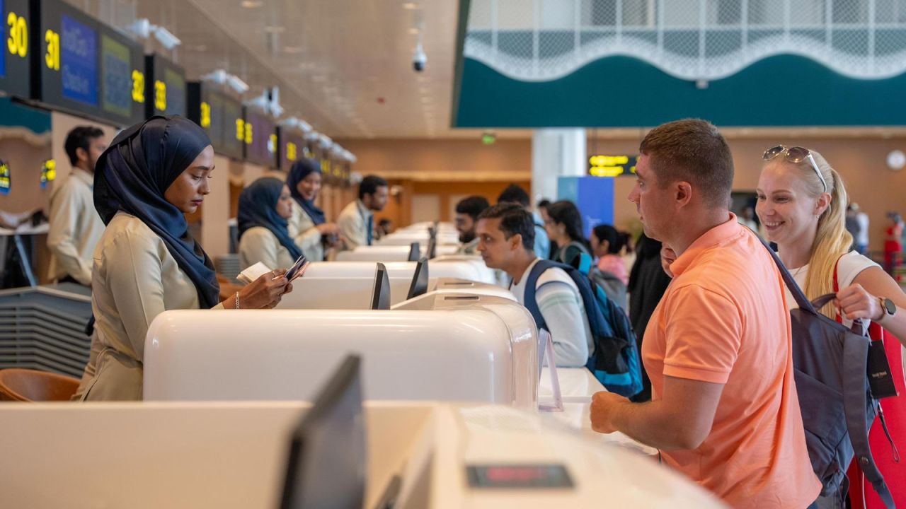 VIA ge aa passenger terminal inn Indigo ah hidhumaiy dheyn fashaifi 
