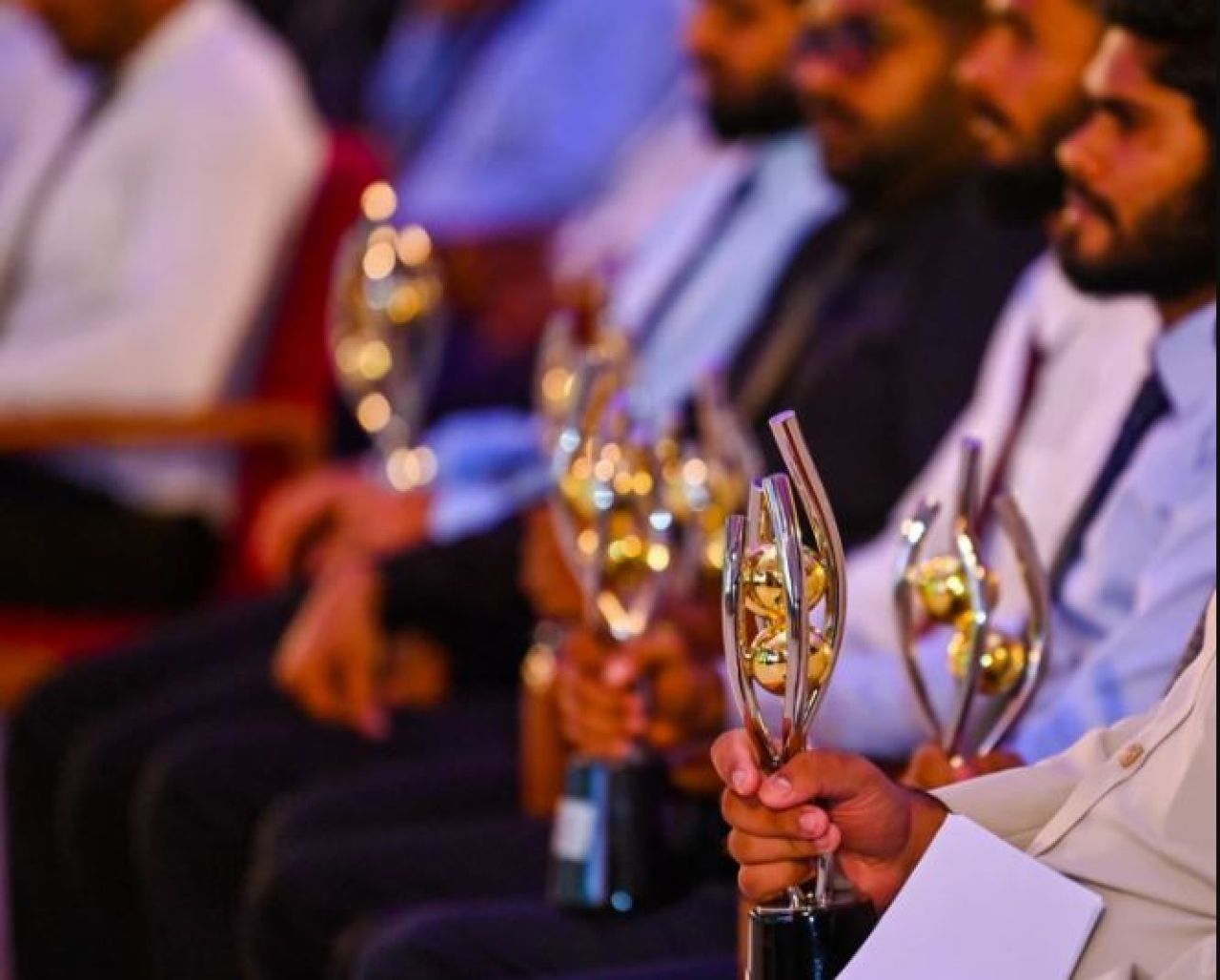 Zuvaanunge award ah nan hushahelhumuge muhdhathu ithurukoffi