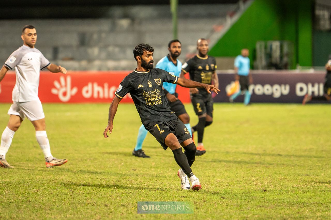 ވަން ފޮޓޯ: ދިރާގު ދިވެހި ޕްރިމިއާ ލީގުގައި ގްރީން ސްޓްރީޓްސްއިން އީގަލްސް ބަލިކުރުން