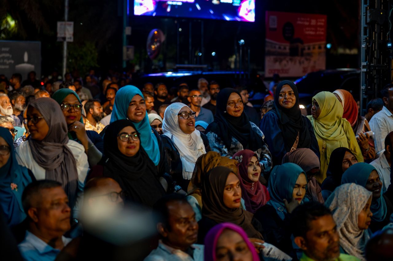 ވަން ފޮޓޯ: ޕީއެންސީ ހަރުގެ ޖަލްސާގައި ރައީސް މުއިއްޒު ބައިވެރިވެވަޑައިގަތުން