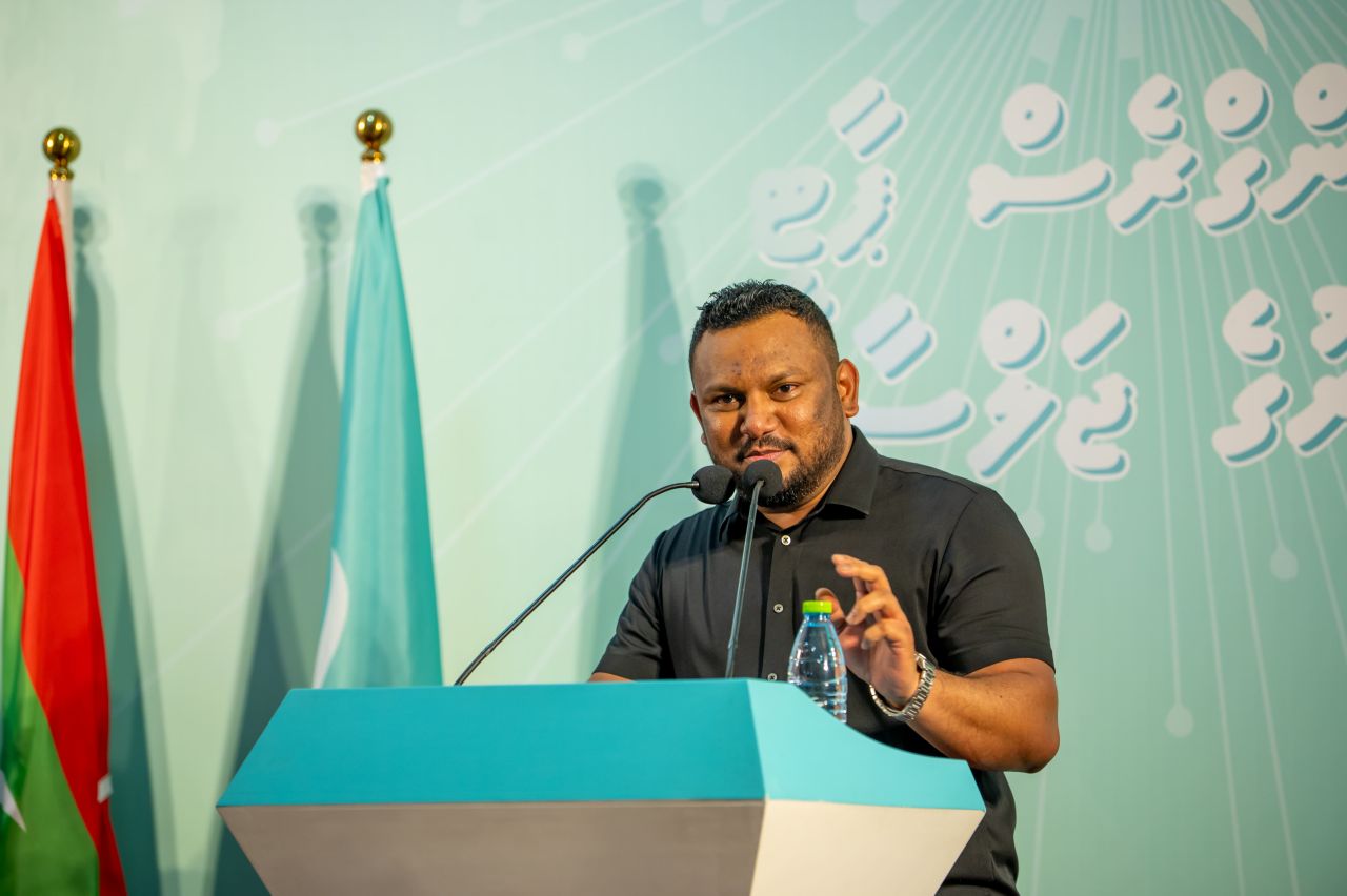 ވަން ފޮޓޯ: ޕީއެންސީ ހަރުގެ ޖަލްސާގައި ރައީސް މުއިއްޒު ބައިވެރިވެވަޑައިގަތުން