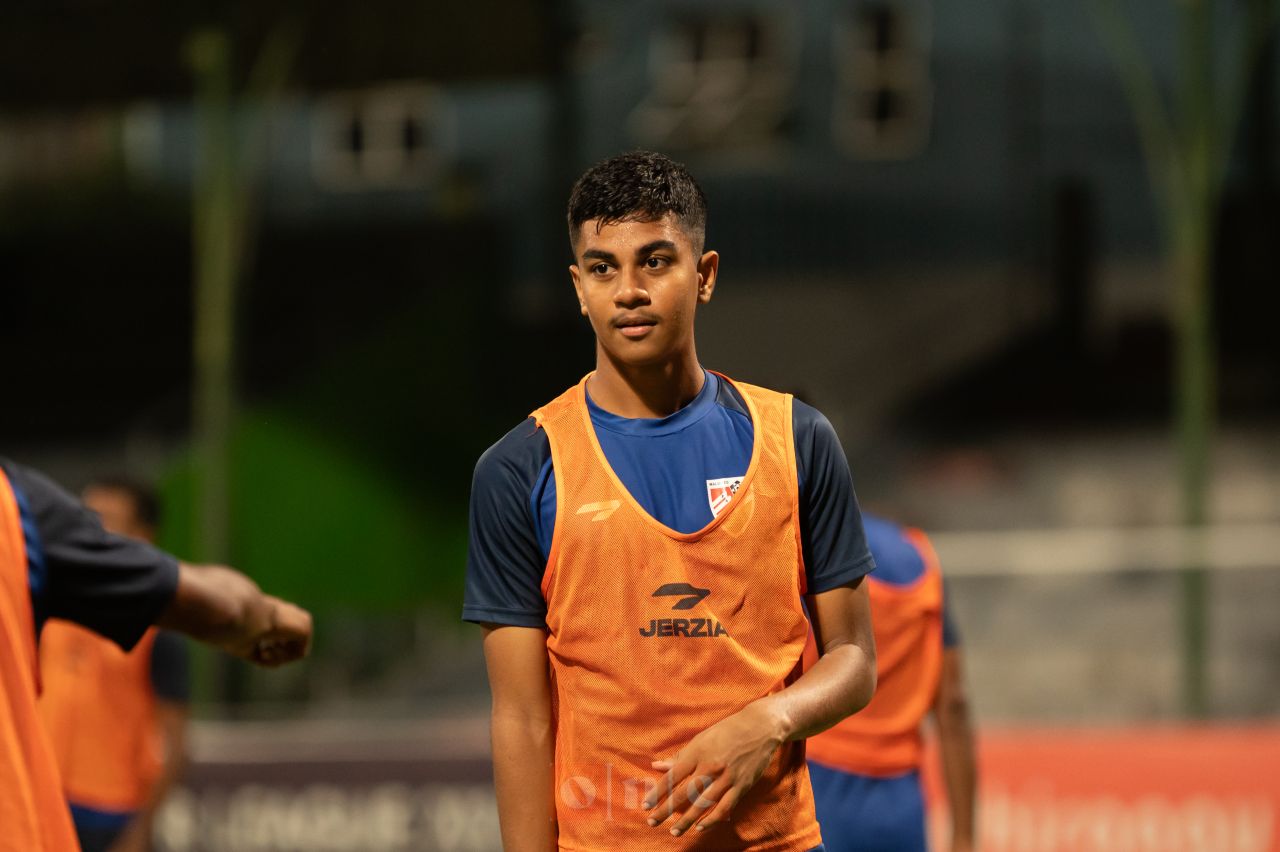 ވަން ފޮޓޯ: އޭޝިއަން ކަޕް ކޮލިފިކޭޝަންގައި ތަޖިކިސްތާނާ ދެކޮޅަށް ކުޅޭ މެޗަށް ރާއްޖެ ތައްޔާރުވުން 