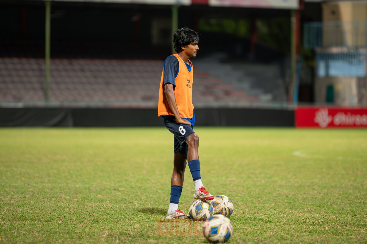 ވަން ފޮޓޯ: އޭޝިއަން ކަޕް ކޮލިފިކޭޝަންގައި ތަޖިކިސްތާނާ ދެކޮޅަށް ކުޅޭ މެޗަށް ރާއްޖެ ތައްޔާރުވުން 