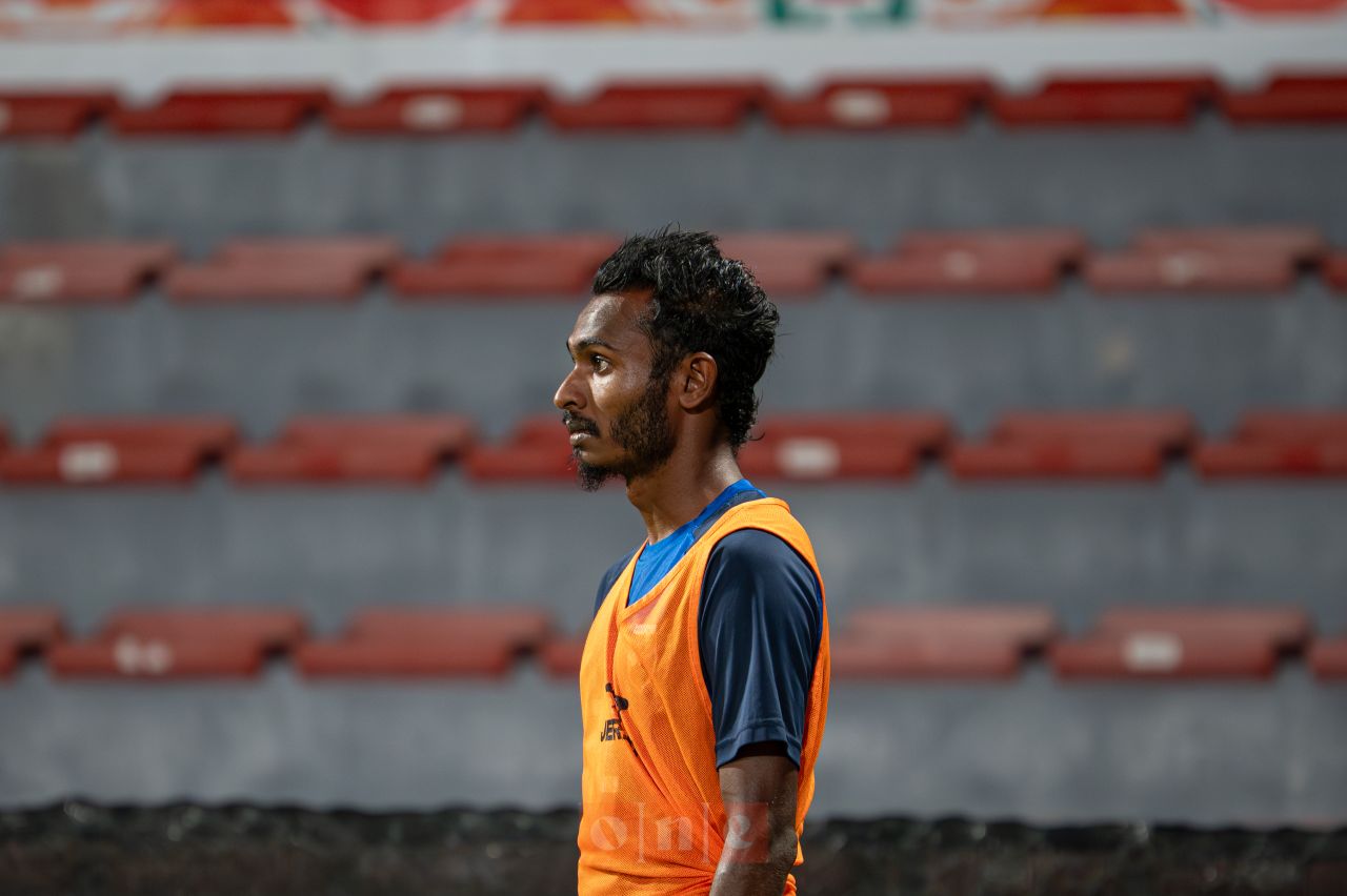 ވަން ފޮޓޯ: އޭޝިއަން ކަޕް ކޮލިފިކޭޝަންގައި ތަޖިކިސްތާނާ ދެކޮޅަށް ކުޅޭ މެޗަށް ރާއްޖެ ތައްޔާރުވުން 