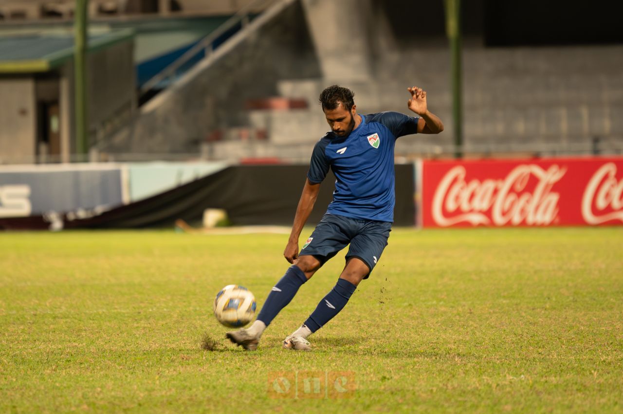 ވަން ފޮޓޯ: އޭޝިއަން ކަޕް ކޮލިފިކޭޝަންގައި ތަޖިކިސްތާނާ ދެކޮޅަށް ކުޅޭ މެޗަށް ރާއްޖެ ތައްޔާރުވުން 