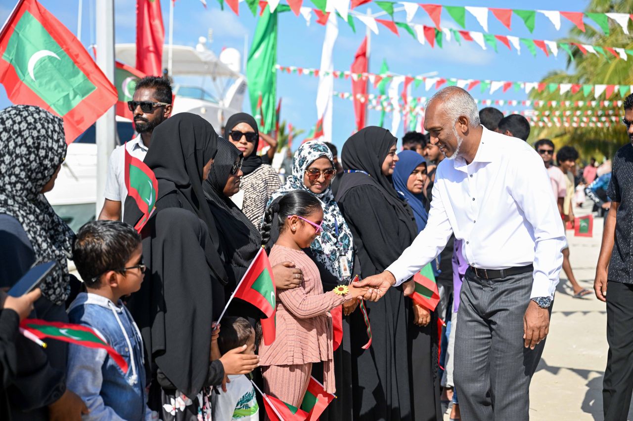 16 aharah fahu Raees aku Kuburudhoo ah