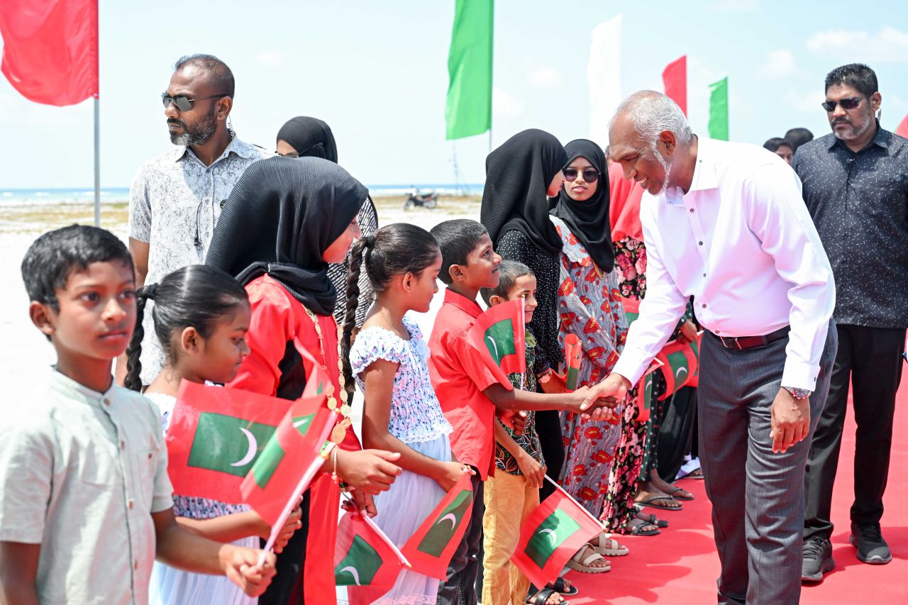 ފޮޓޯ: ރައީސް އދ. މަންދުއަށް ވަޑައިގަތުން 