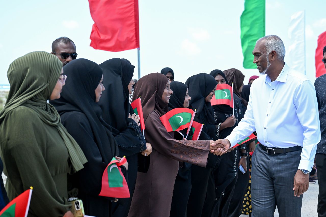 ފޮޓޯ: ރައީސް އދ. މަންދުއަށް ވަޑައިގަތުން 