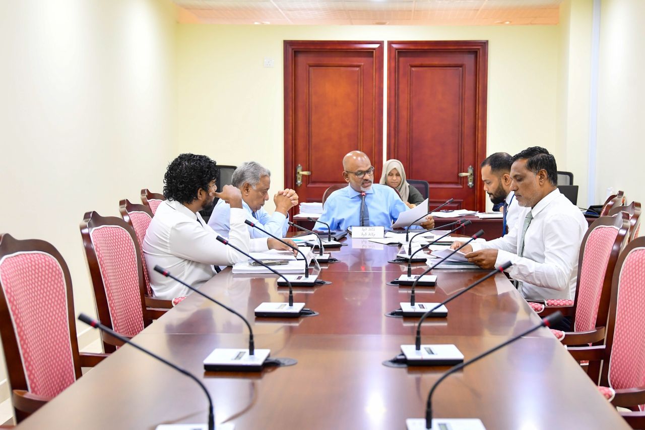 POLCO hiyaanaathugai himeney fuluhunge thahugeegah aa office eh ufaddhan hushahalhaifi