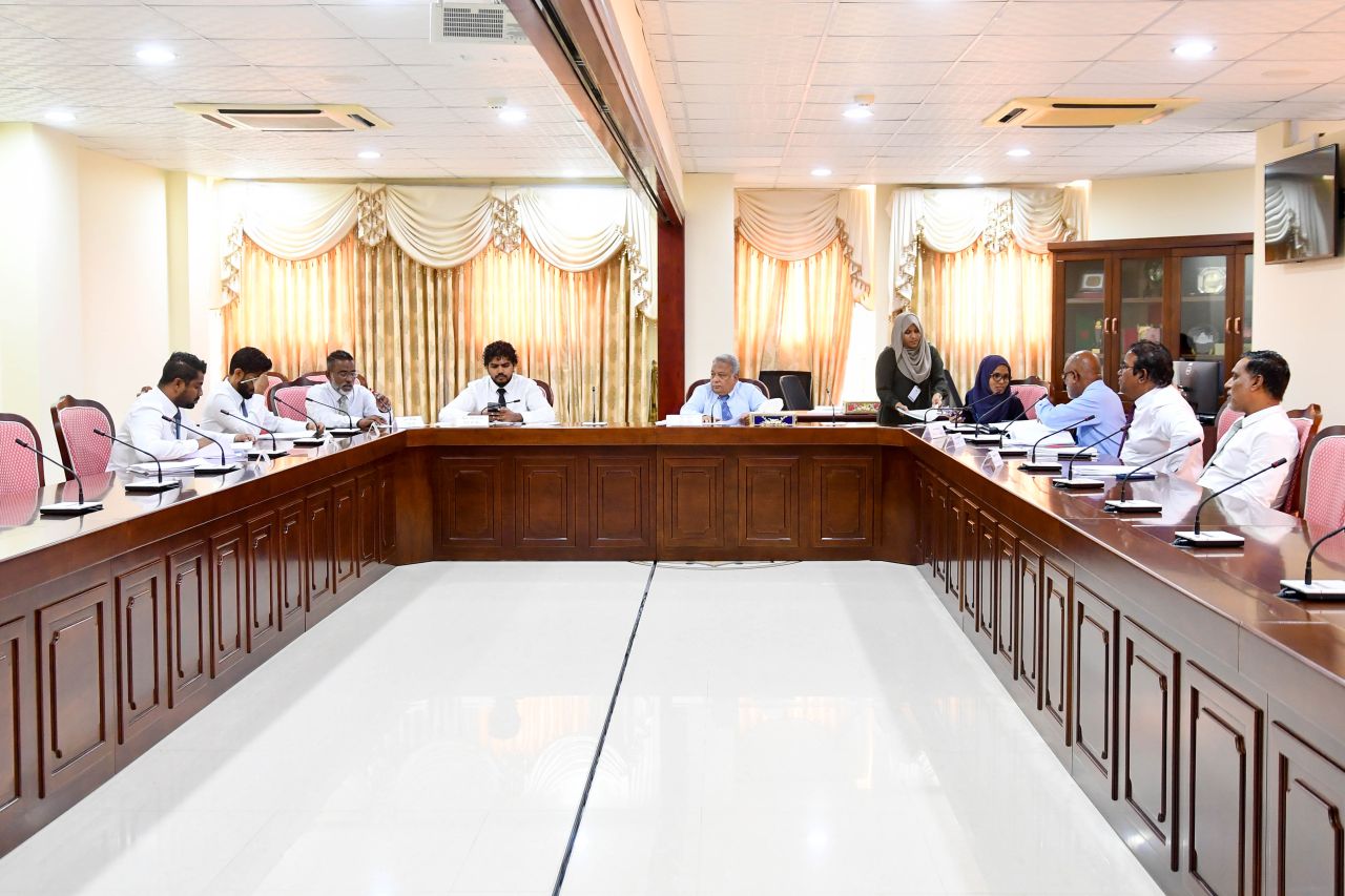 Dh. Atoll council Raees aai SG ge massalathakeh committee ah 