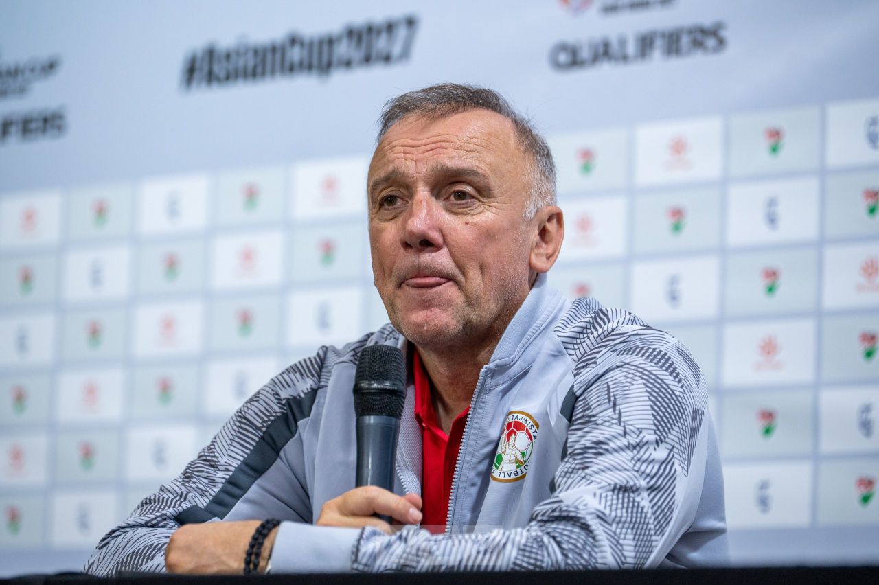 Tajikistan coach ge thaureef Raajjeyge attack line ah: Europ gai kulhevey fenvaru ebahuri 