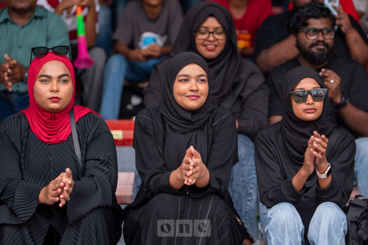 ވަން ފޮޓޯ: ރާއްޖޭގެ ގައުމީ ޓީމުން އެތައް ދުވަހަކަށްފަހު ގަލޮޅު ދަނޑަށް 