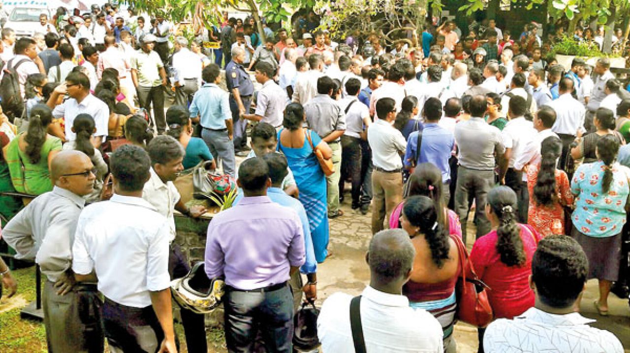 Lanka ge Univerysity ehggai hamanujehun hingumun 20 kuhjjaku hayyaru kohffi 
