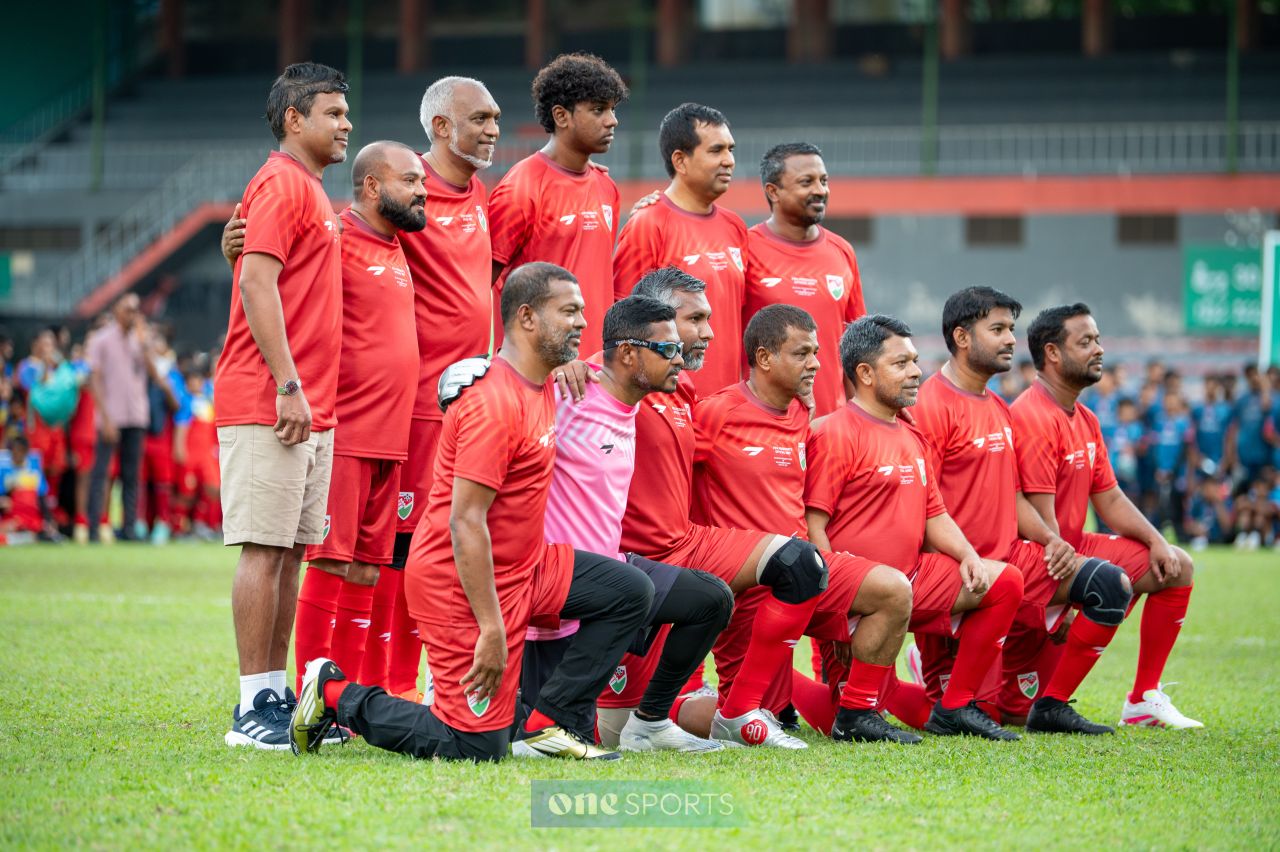 ވަން ފޮޓޯ: ރައީސް މުއިއްޒާއި އިންފަންޓީނޯއާއެކު އެތައް ކުދިންނަކަށް ހިނިތުންވުން