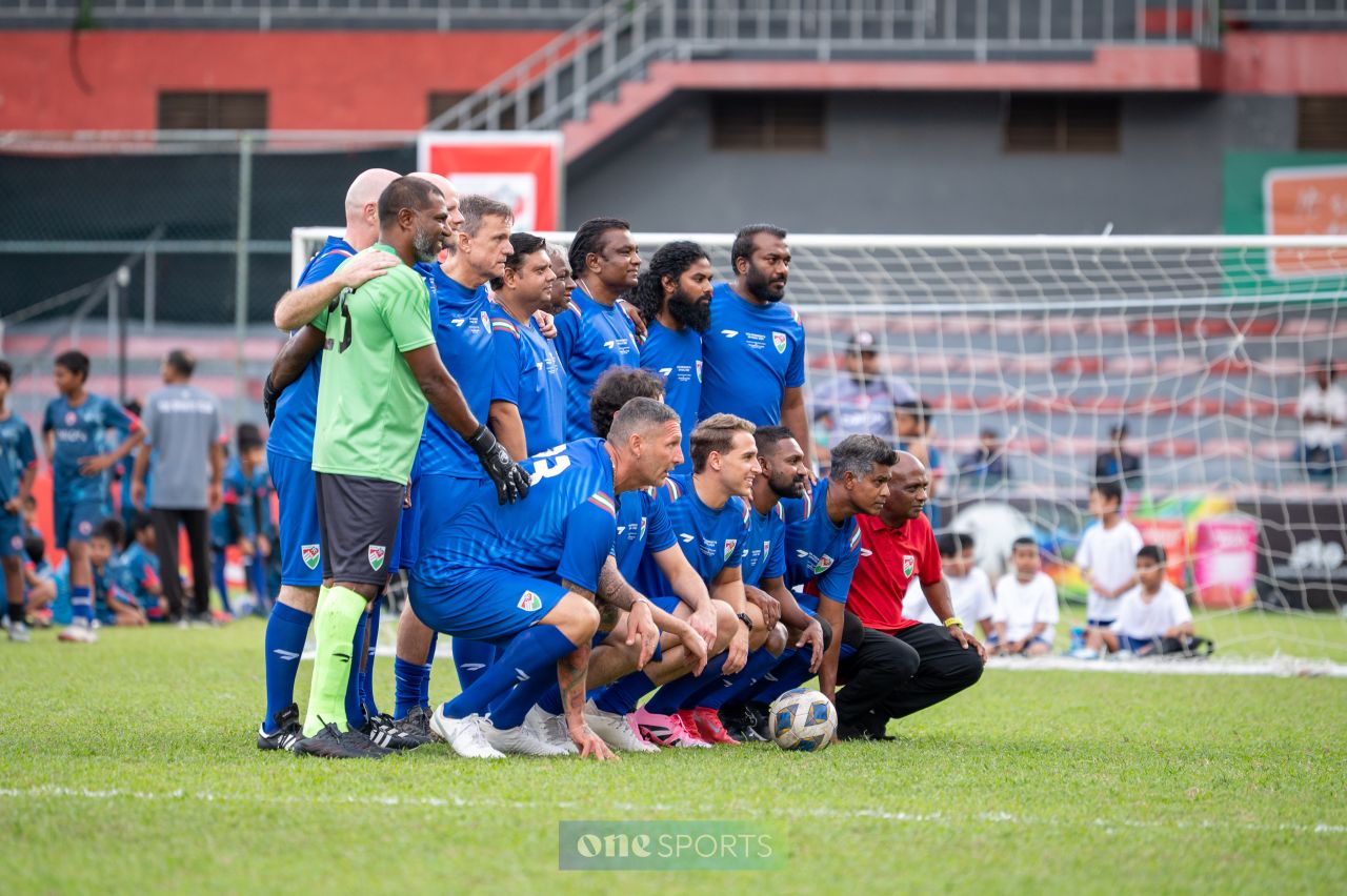 ވަން ފޮޓޯ: ރައީސް މުއިއްޒާއި އިންފަންޓީނޯއާއެކު އެތައް ކުދިންނަކަށް ހިނިތުންވުން