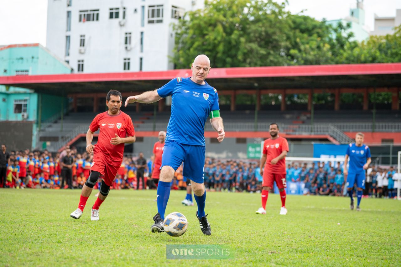 ވަން ފޮޓޯ: ރައީސް މުއިއްޒާއި އިންފަންޓީނޯއާއެކު އެތައް ކުދިންނަކަށް ހިނިތުންވުން