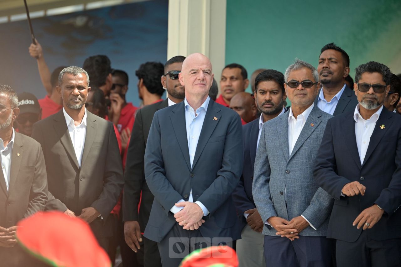 ވަން ފޮޓޯ: އިންފަންޓީނޯއަށް ރާއްޖެއިން ތަފާތު ހޫނު މަރުހަބާއެއް 